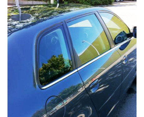 Fascia cromata di contorno inferiore dei vetri laterali Audi A3 série 1 9600Série 1 Phase 2 0003